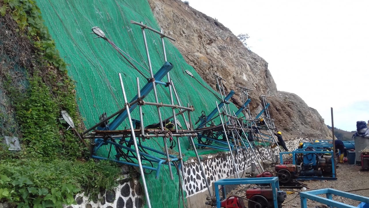 Rock Anchor and Rockfall Protection Installation – Sentani Access Road, Jayapura, Papua, Indonesia
          (2019)